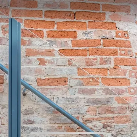 Traditional Townhouse With Private Patio And Pool Casa de Férias