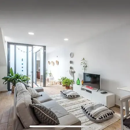 Traditional Townhouse With Private Patio And Pool * Portimão