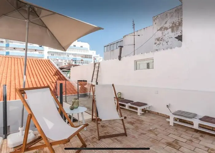 Traditional Townhouse With Private Patio And Pool Casa de Férias *