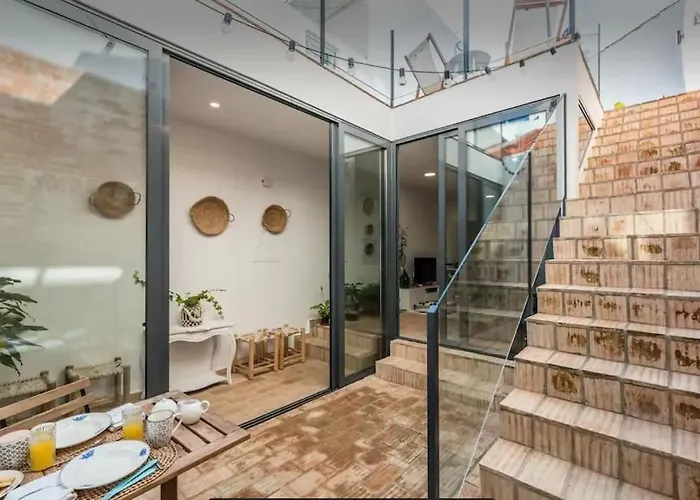 Traditional Townhouse With Private Patio And Pool Casa de Férias *